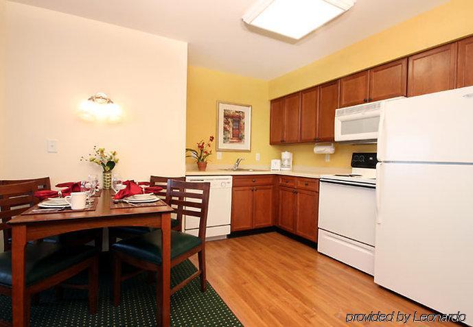 Des Moines West At Jordan Creek Town Center Hotel 3*