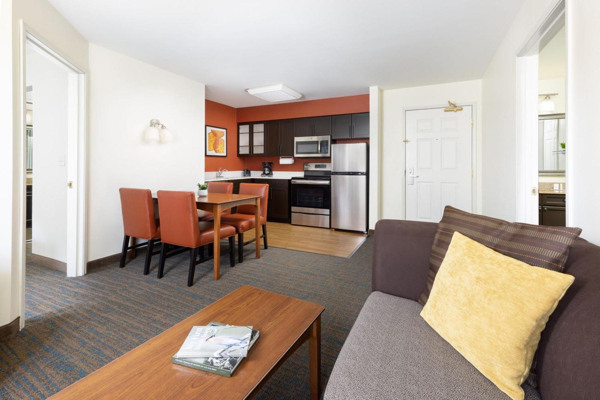 Hotel Des Moines West At Jordan Creek Town Center