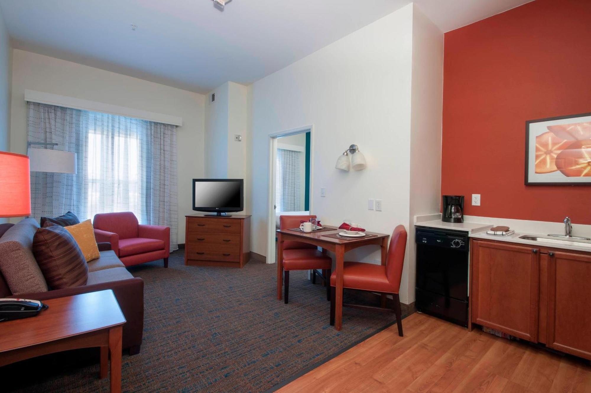Des Moines West At Jordan Creek Town Center Hotel