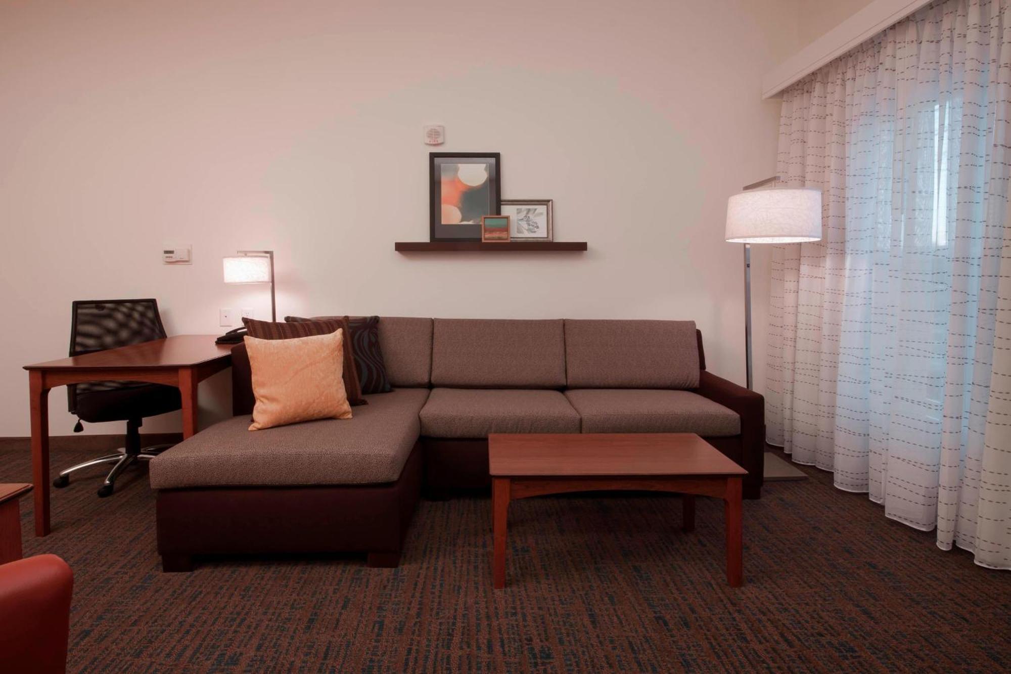Hotel Des Moines West At Jordan Creek Town Center 3*