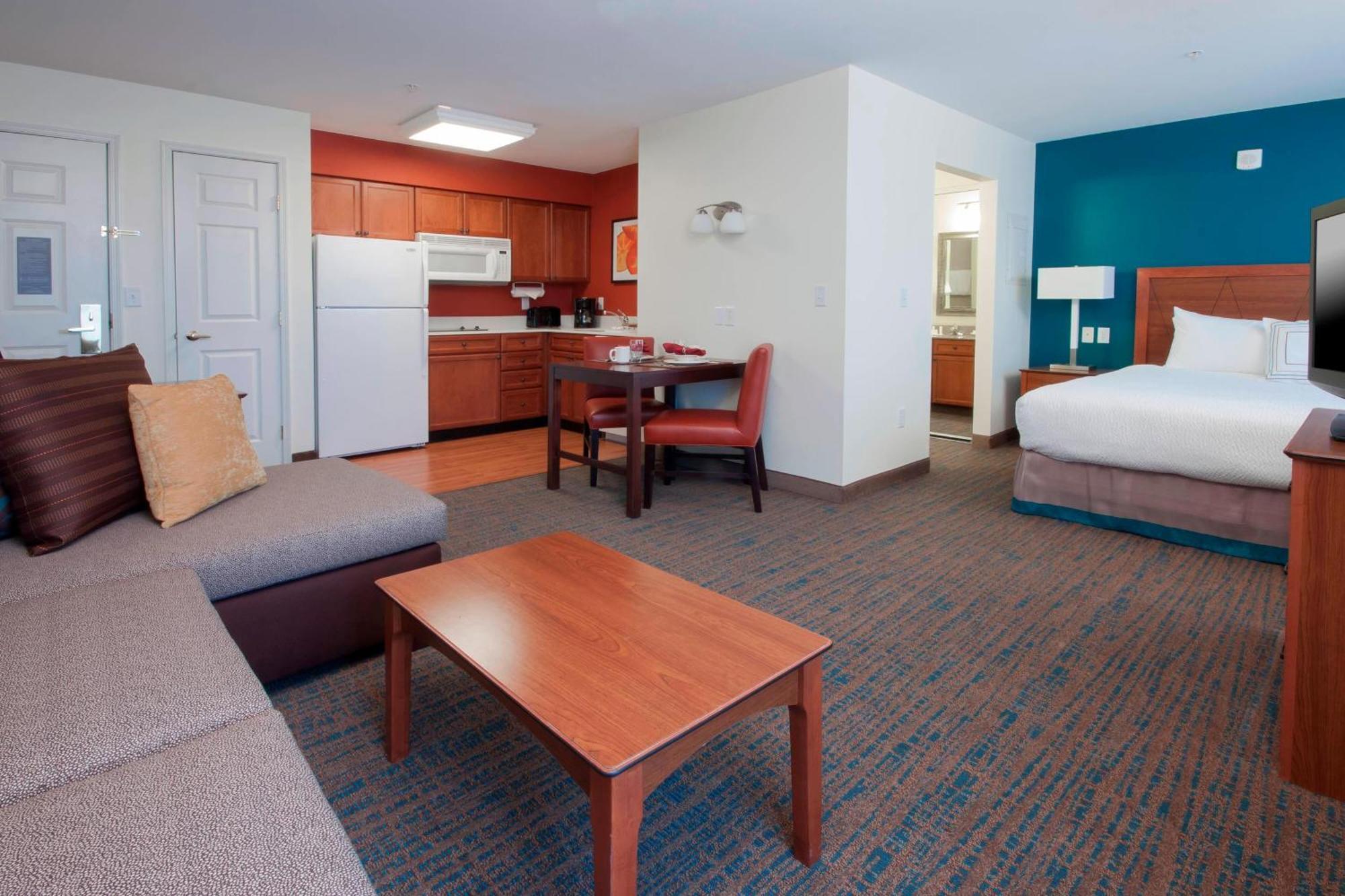 Hotel Des Moines West At Jordan Creek Town Center 3*
