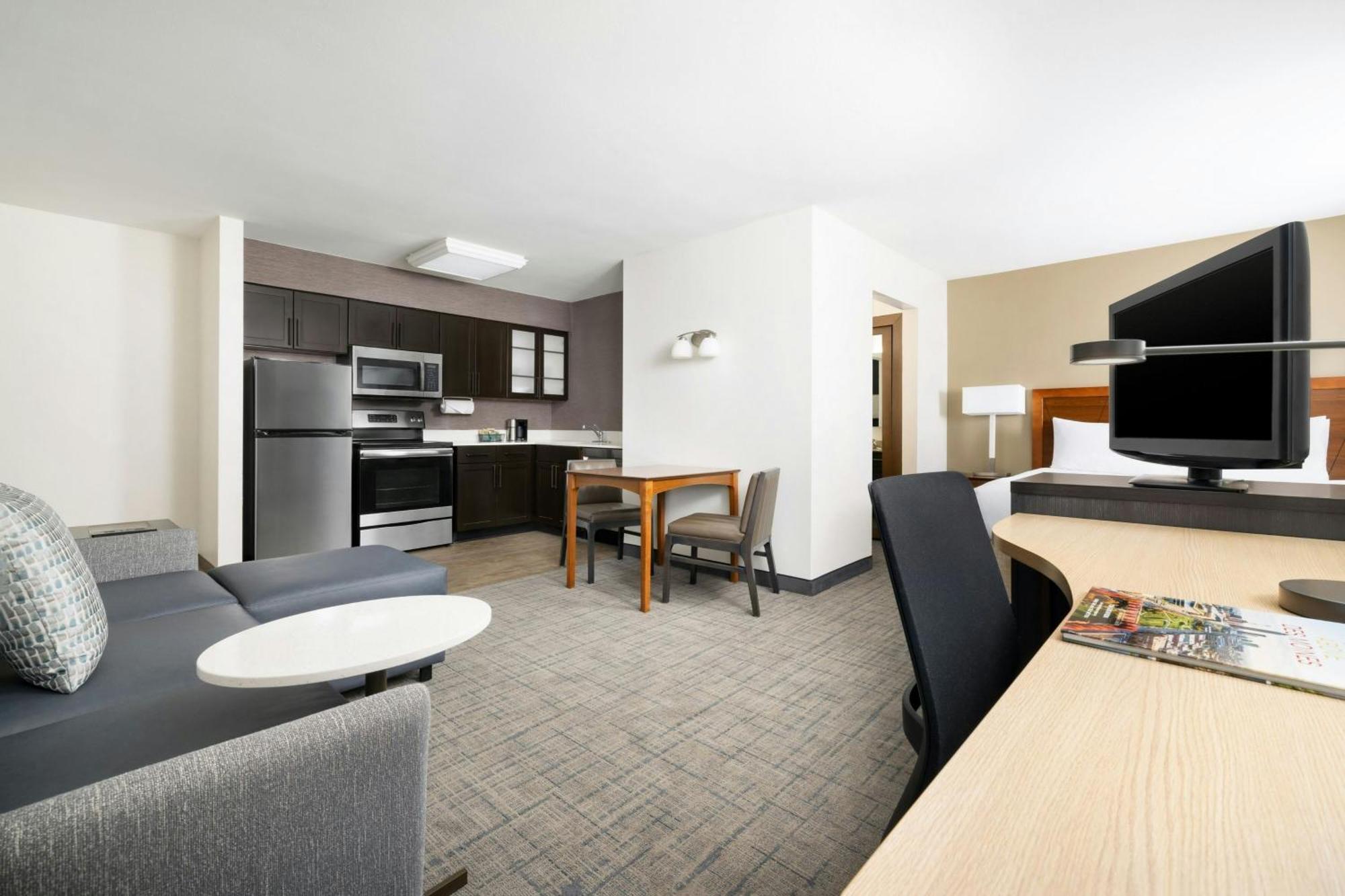Des Moines West At Jordan Creek Town Center Hotel West Des Moines