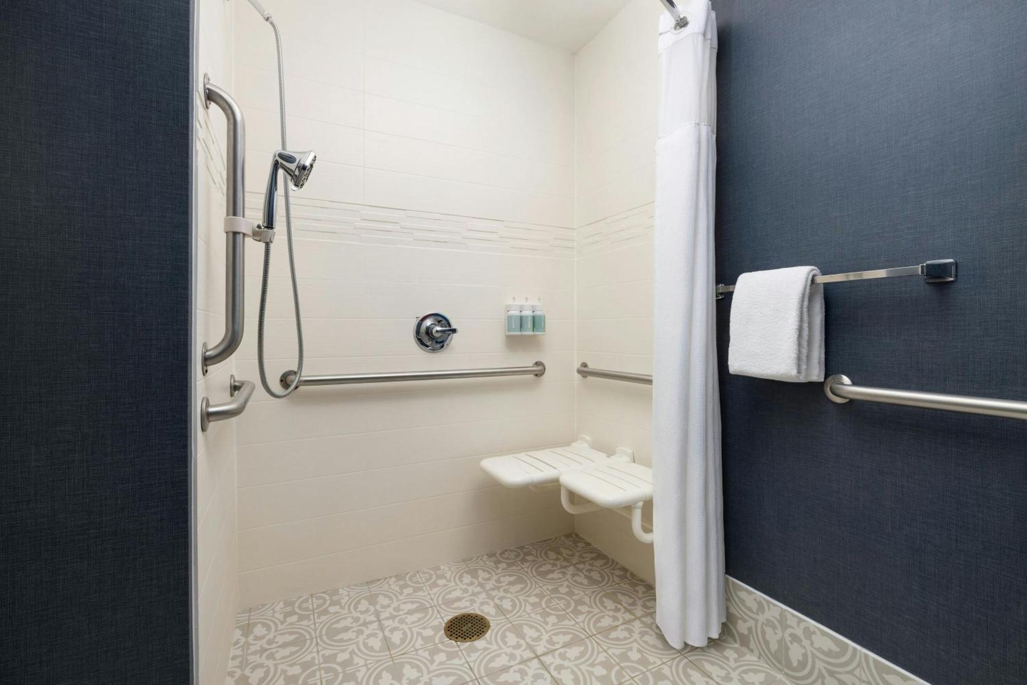 Hotel Des Moines West At Jordan Creek Town Center