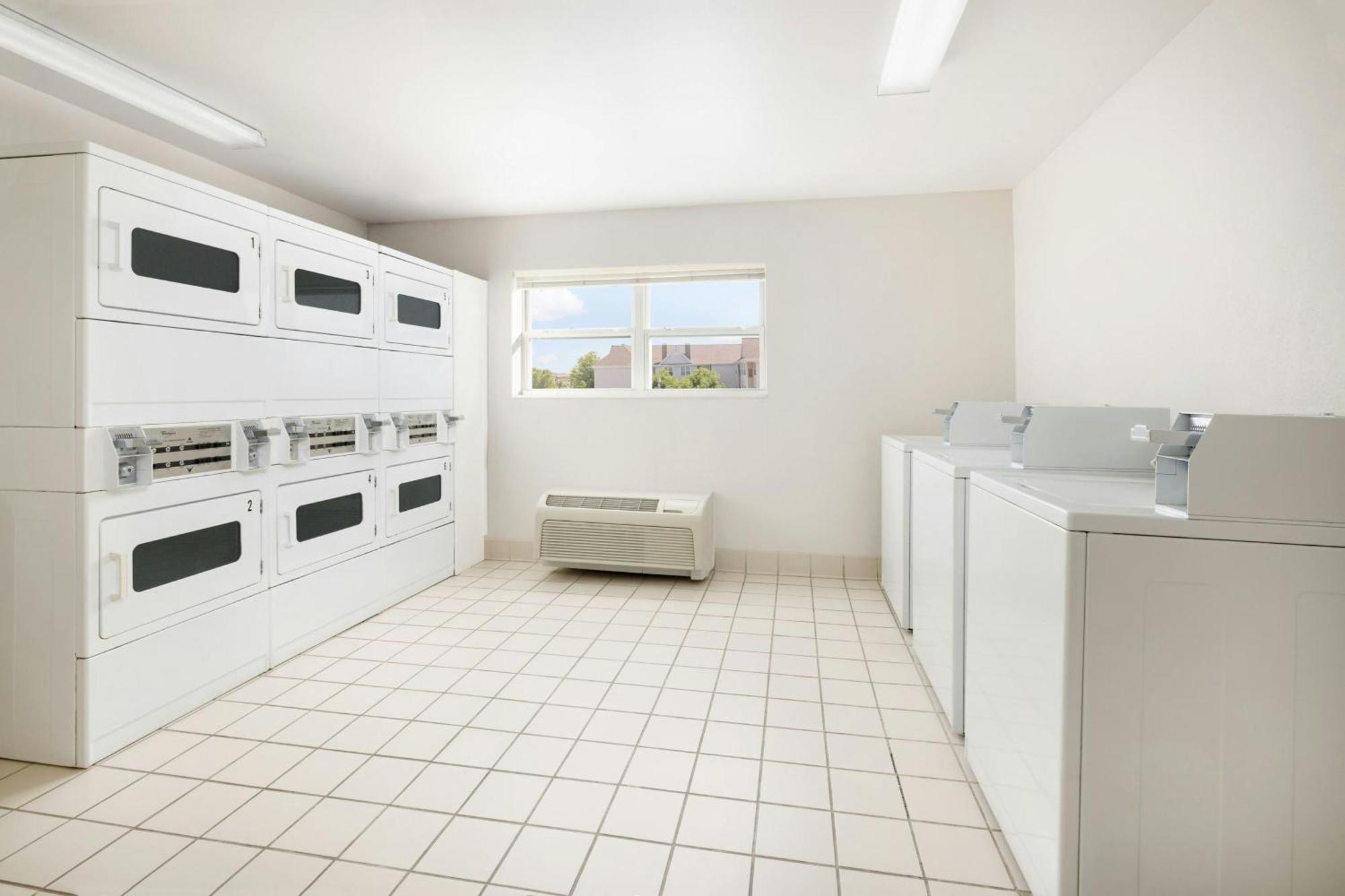 Hotel Des Moines West At Jordan Creek Town Center 3*