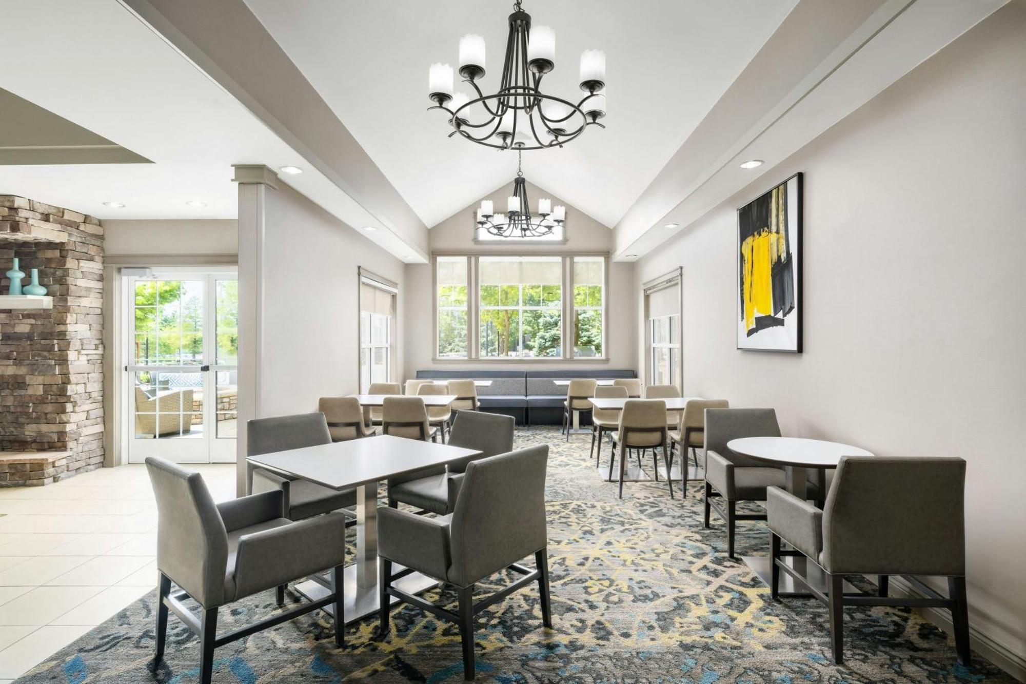 Des Moines West At Jordan Creek Town Center Hotel West Des Moines
