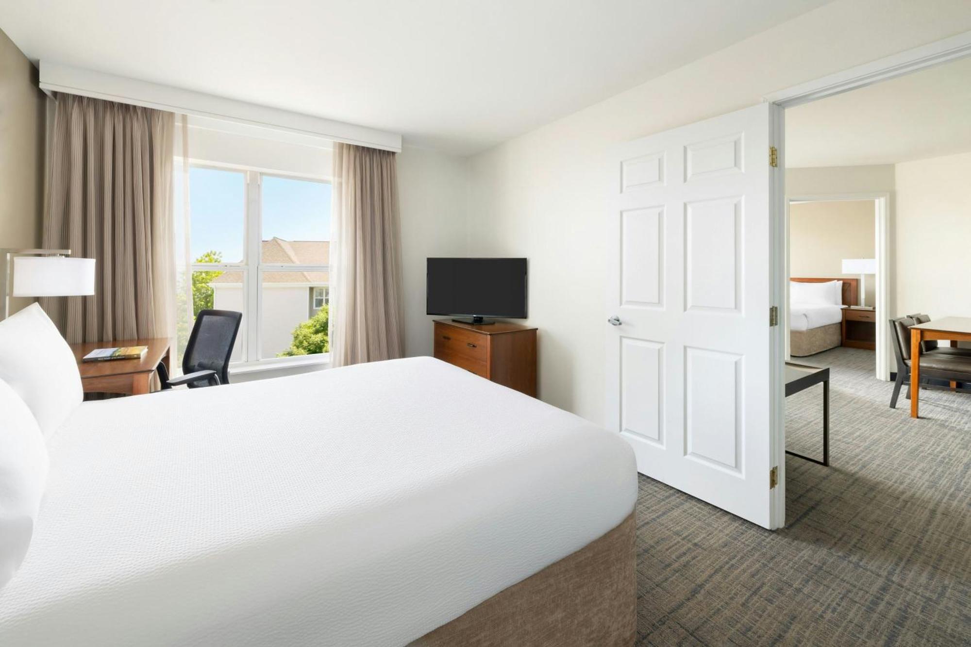 Des Moines West At Jordan Creek Town Center Hotel West Des Moines