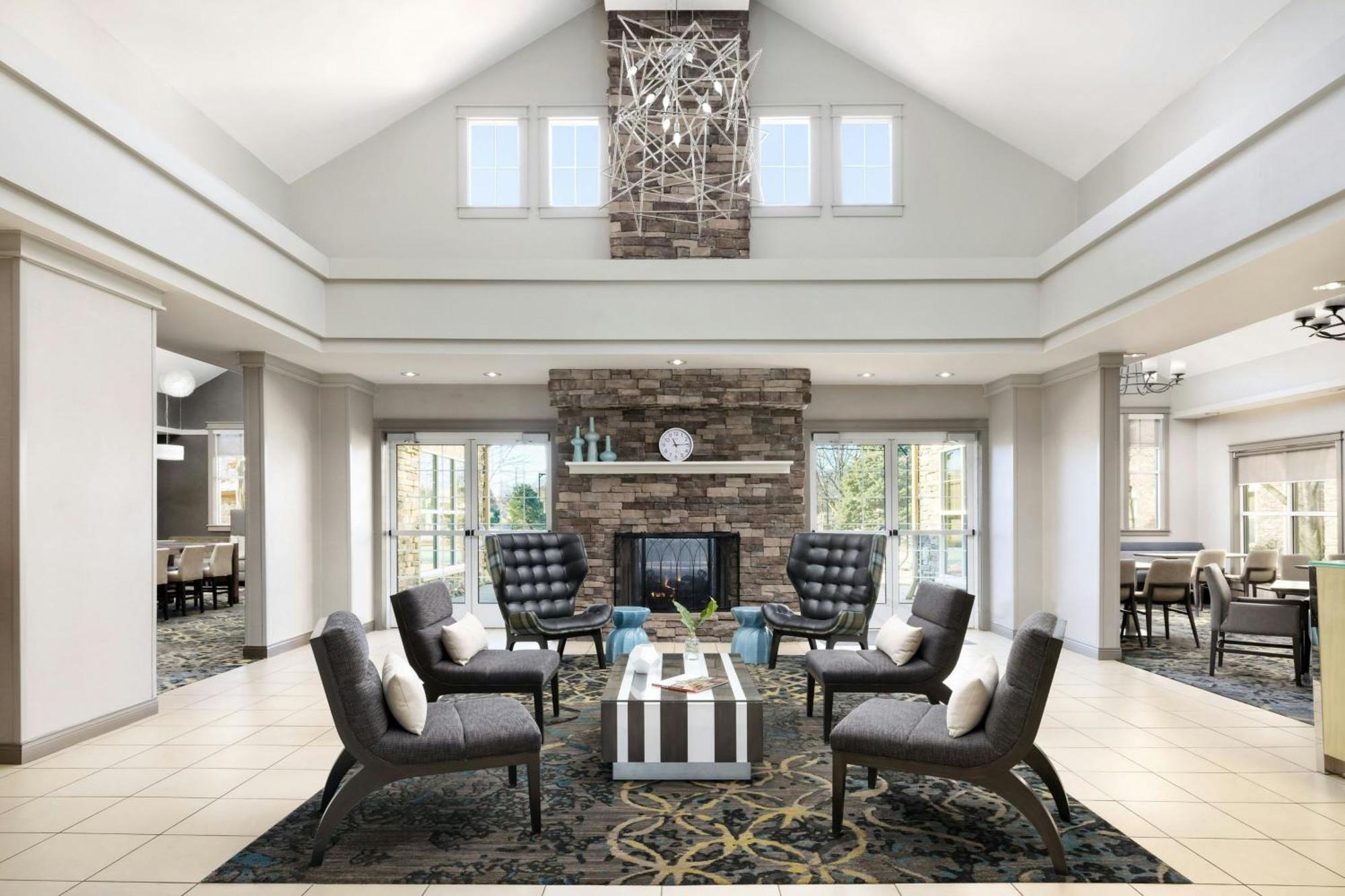 Hotel Des Moines West At Jordan Creek Town Center 3*