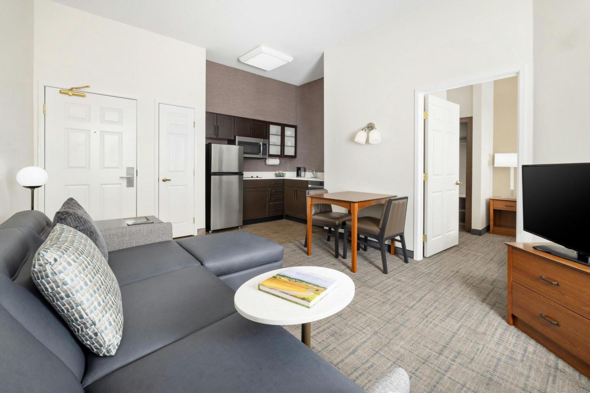Des Moines West At Jordan Creek Town Center Hotel West Des Moines