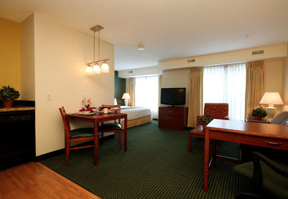 Hotel Des Moines West At Jordan Creek Town Center West Des Moines
