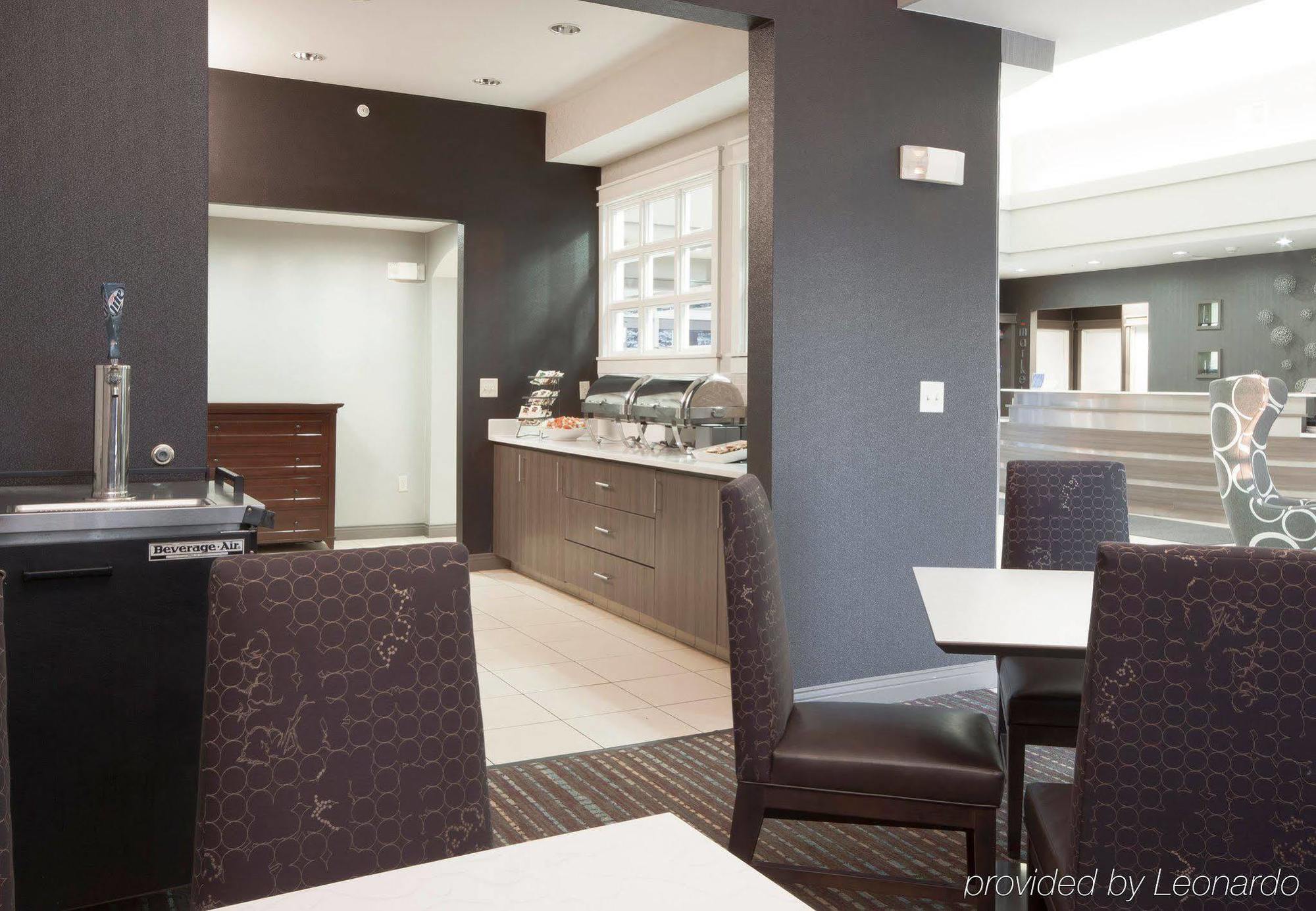Hotel Des Moines West At Jordan Creek Town Center West Des Moines